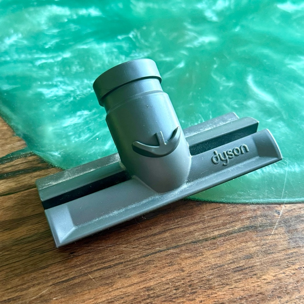 Dyson - Vacuum Stair/Upholstery Attachment - Small Flat Brush #11-6548